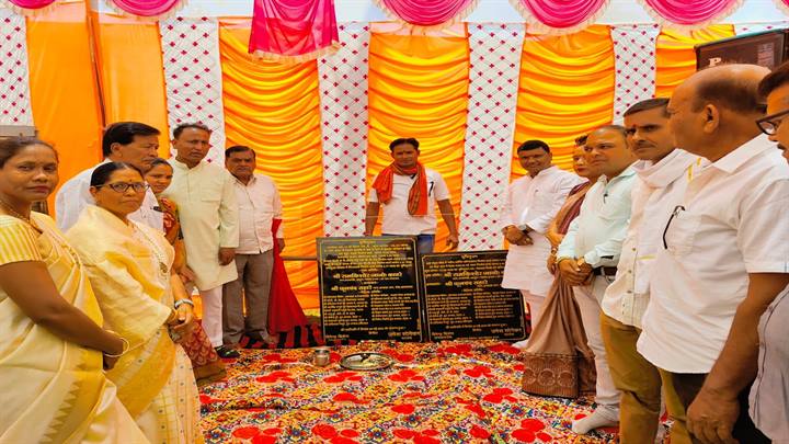 परसवाड़ा को विकास के मामले में अग्रणी बनाने के प्रयास जारी